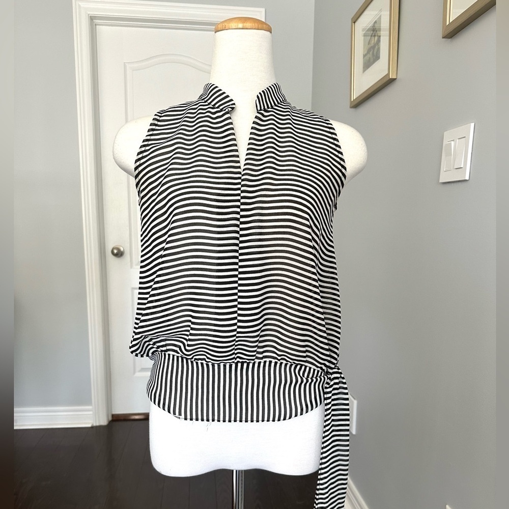 Sleveless Stripe Tie Waist Blouse - Small